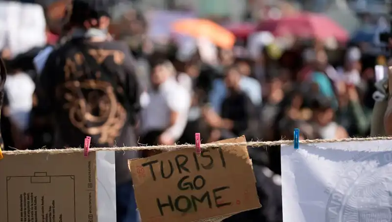 Meksika'da Turist Akını Protesto Edildi: Evlerimizi Çalmayı Bırakın!