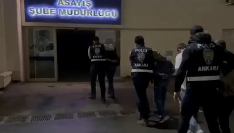 Ankara'da Rest Operasyonu: 35 İş Yeri Ruhsatsız Olarak Mühürlendi!