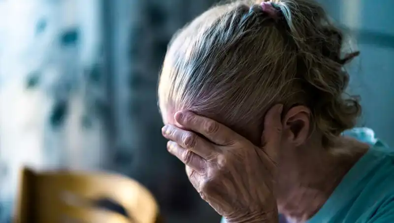 Unutkanlığın Belirtileri: Alzheimer’a Yol Açan Günlük Alışkanlıklar