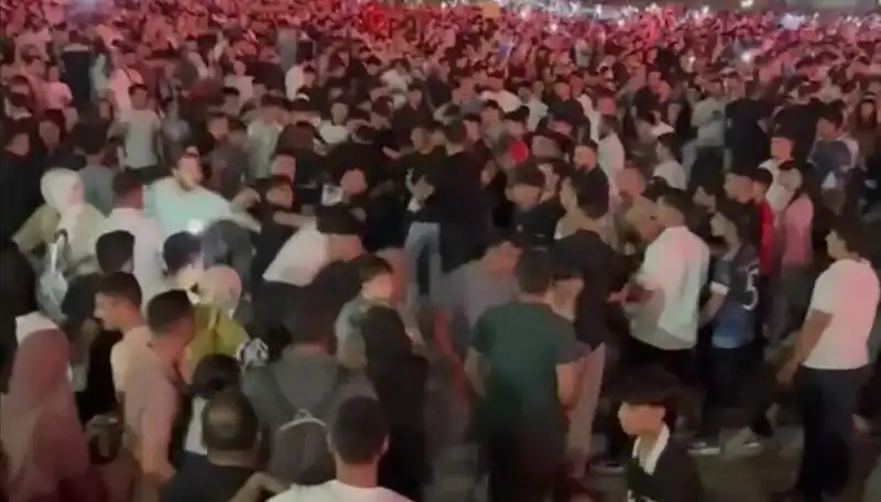 Konserde Bıçaklı Kavga: Eğlence Yerini Kanlı Çatışmaya Bıraktı