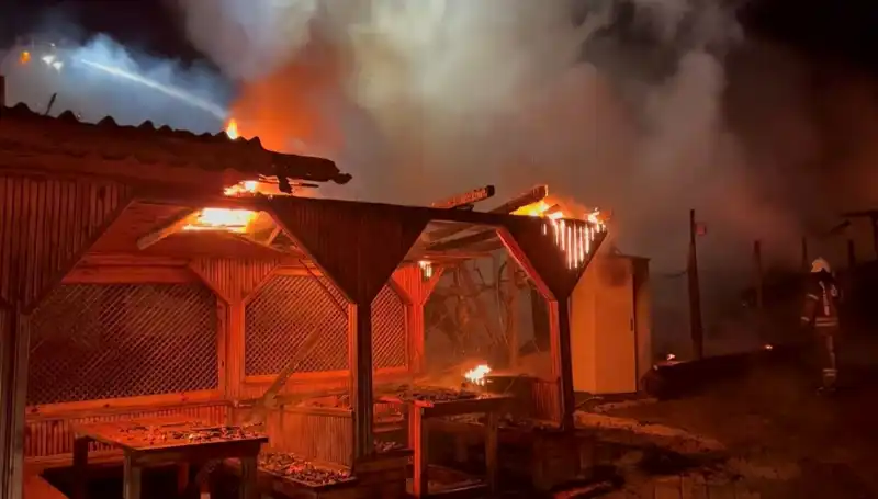 Şile'de Korkunç Yangın: Altı Gözleme Restoranı Alev Alev Yandı