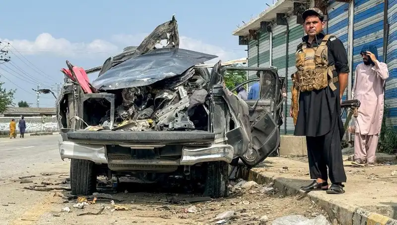 Pakistan'da Büyük Patlama: Hükümet Yetkilileri ve Polis Memuru Hayatını Kaybetti