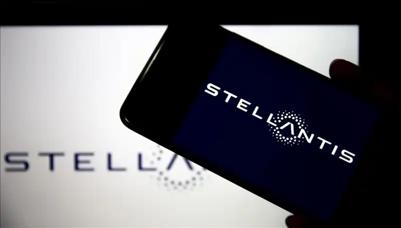 Stellantis’in Fabrika Kapanma Süreci: Çalışanlar ve Sektör Üzerindeki Etkiler