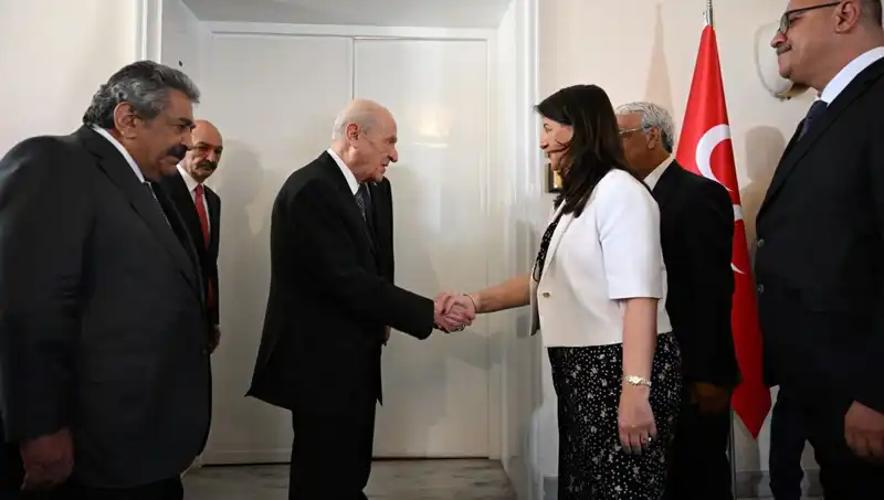 Bahçeli, DEM Parti Heyetiyle Görüşerek Siyasi Stratejilerini Belirliyor