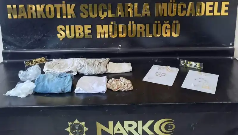 Midesinden Kapsül Kapsül Uyuşturucu Çıkan Şahis, Emniyeti Şaşırttı