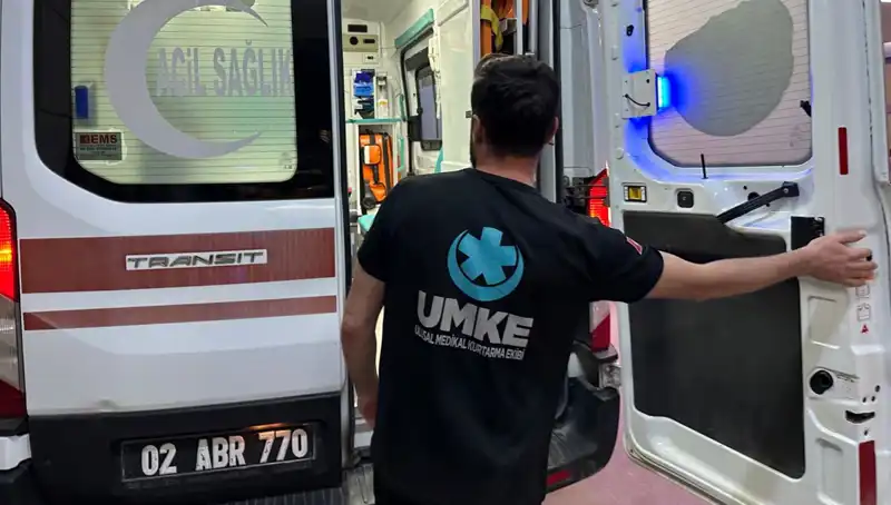 Eteği Tekere Dolanan Bisikletçinin Dramı: Sırt Üstü Düştü