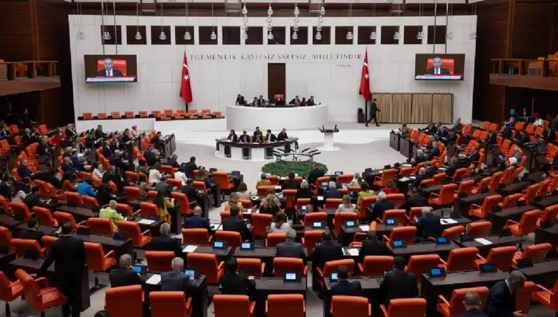 Türkiye'de 10'uncu Yargı Paketi Meclis'ten Geçti: Neler Değişiyor?