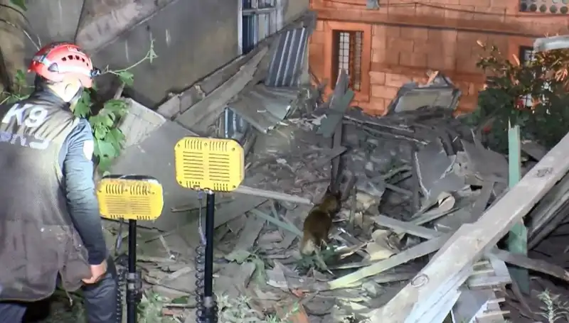 İstanbul'da Deprem Sonrası Dikkat Çeken Bina Çöküşü Nedenleri