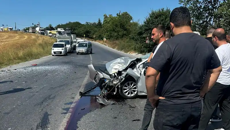 İstanbul'da Kalp Krizi Geçiren Sürücü Otobüse Çarptı: Kaza Anı Korkuttu