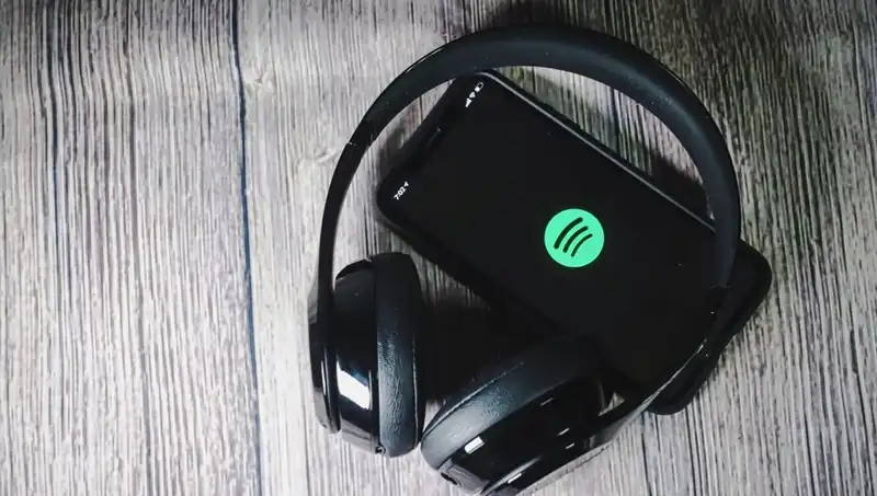 Ölü Sanatçılar Yeniden Hayat Buluyor: Spotify'ın Yapay Zeka İle Yarattığı Şarkılar