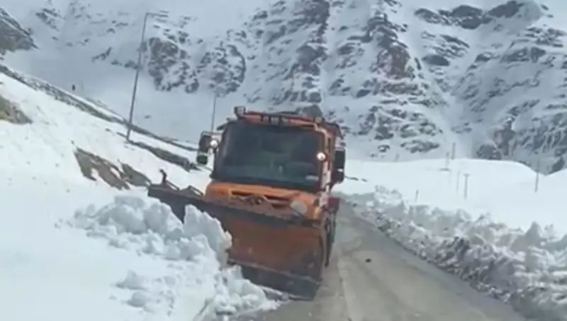 Kar Engeline Rağmen Beş Aydır Kapalı Olan Yol, Bir Haftada Yeniden Açıldı!