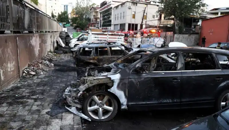 Sanayide Bekleyen Araçlar Alev Alev Yandı: Yangının Sebepleri Neler?