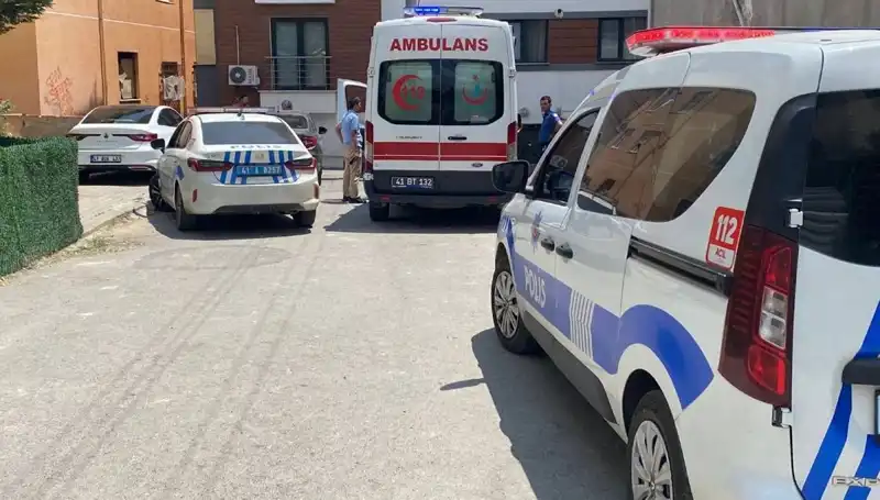 Bıçaklı Kavga: İki Kardeş ve Bir Polis Yaralı!
