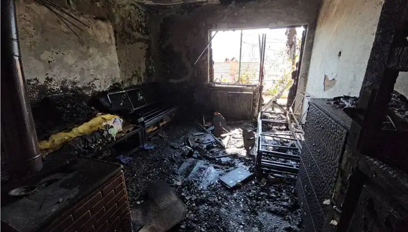 Elektrikli Battaniye Korkutucu Yangına Neden Oldu, Yaşlı Kadın Son Anda Kurtarıldı