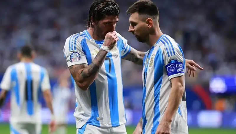 Rodrigo de Paul, Messi'nin Yanında Yeniden Buluştu: Futbol Dünyasında Gözler Onlarda