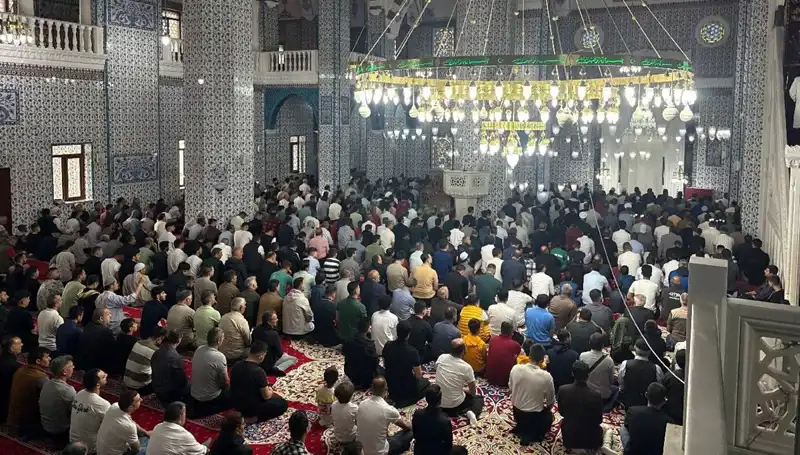 Iğdır'da İlk Bayram Namazı Coşkuyla Kılındı: İhtişam ve Birlik Mesajı