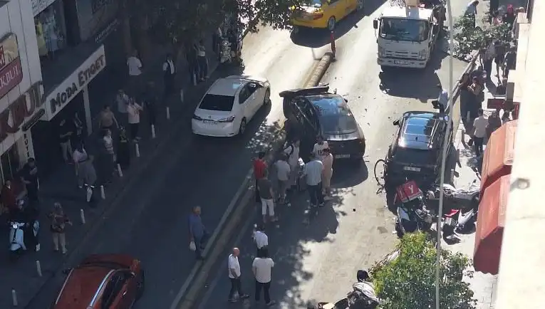 İranlı Sürücünün Tehlikeli Turu, Kalabalığı Korkuttu!