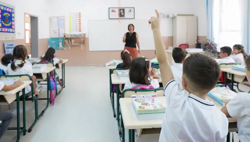 Öğretmenlerin Mayıs Ek Ders Ücretleri Bayram Öncesi Hesaplara Geçiyor mu?