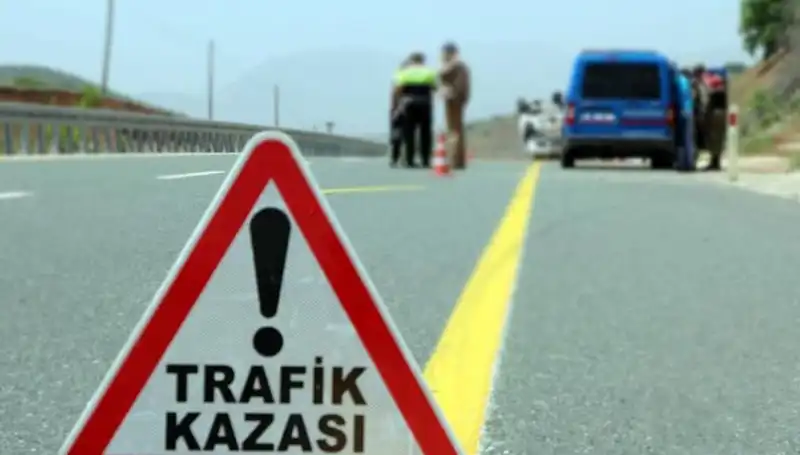 Otomobil ve Kamyon Çarpıştı: Can Kaybı ve Yaralılar Üzücü Bilançoyu Oluşturdu
