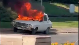 Meclis Önünde Beyaz Toros Yangını: ÖTV İndirimi Talebi ve Protesto