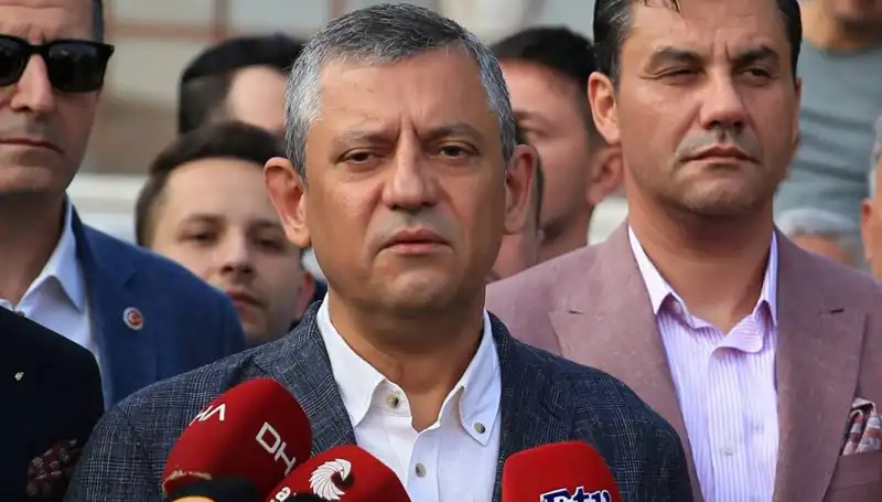 Sandığı Ortadan Kaldırma Tehdidi: Özgür Özel’den Kritik Açıklama