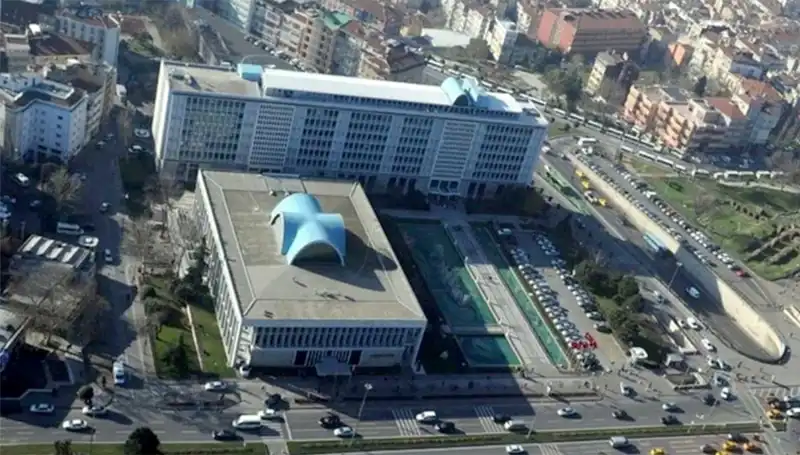 İBB Soruşturmasında "Enderun" WhatsApp Grubu Mesajları Merkezi Rol Oynadı