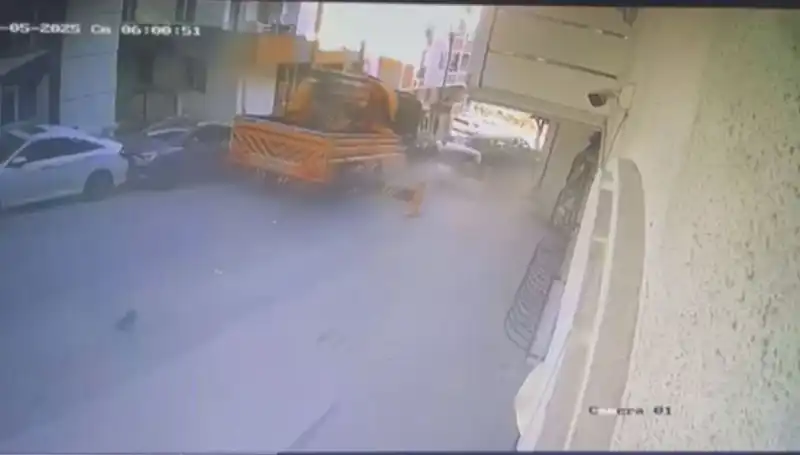 Kontrolden Çıkan Vinç, 23 Araca Çarparak Durdu: Olay Anı dehşet doluydu