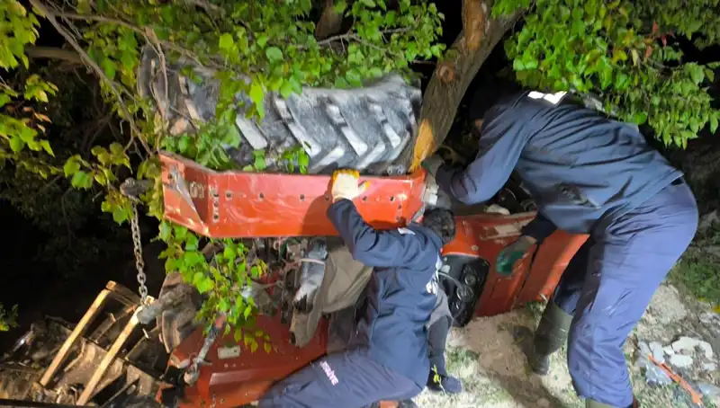 Kontrolden Çıkan Traktör Devrildi, Korkunç Kaza Hayat Aldı