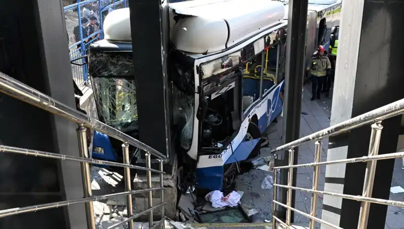 Ankara’da Belediye Otobüsü Kaza Yaptı: Sayılar Üzerinde Tartışma Devam Ediyor