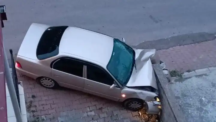Kontrolü Kaybeden Araç, Korkunç Bir Kazaya Neden Oldu!