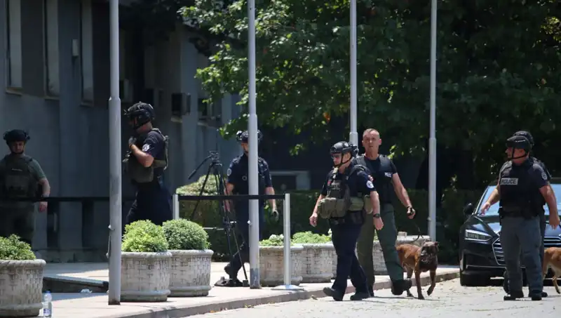 Kosova Meclisi’ne Yapılan Bomba İhbarı Gündemi Sarstı