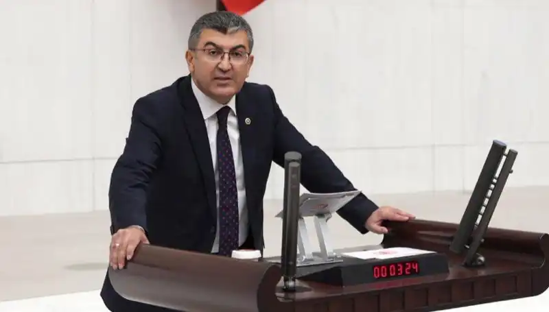 Hasan Ekici, Gelecek Partisi'nden Neden İstifa Etti? Sıra Dışı Gelişmeler!