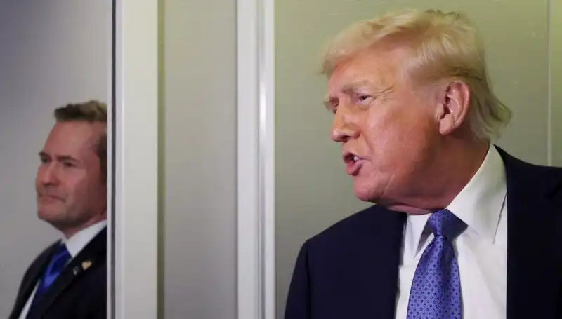 Trump, Mike Waltz'u Görevden Alarak Şaşırtıcı Bir Karara İmza Attı