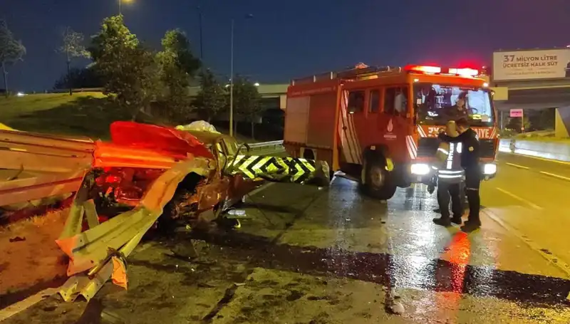 Bariyer Otomobili Delip Geçti: Sürücü Facianın Eşiğinden Döndü!