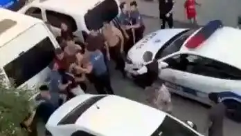 Sosyal Medyada Tırmanan Kavga, Sokağa Taşarak Yaralı Sayısını Artırdı