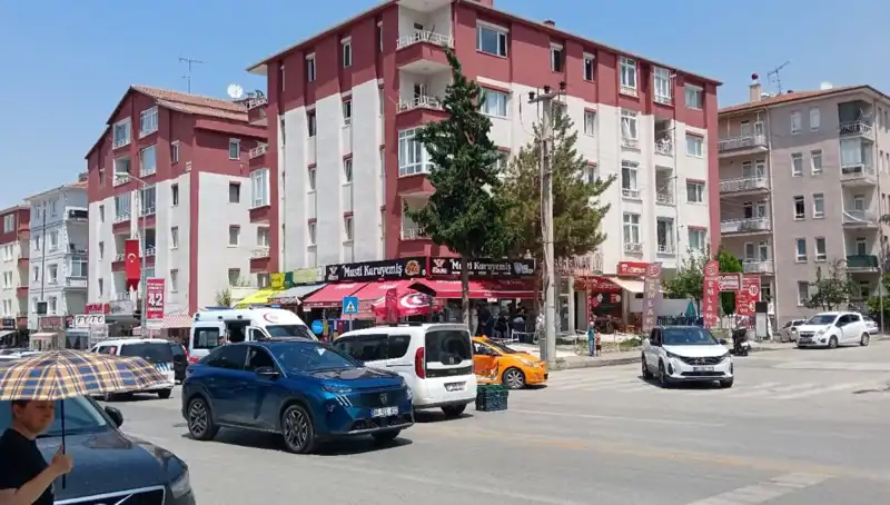 Taksi Ve Otomobil Kazası: Şehir Merkezinde Can Pazarı!