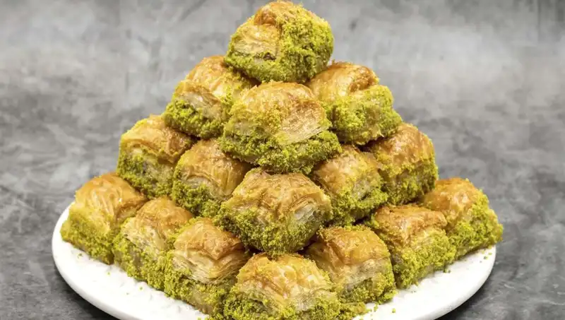 Baklavada Tehlikeli Bakteri Uyarısı: Uzmanlar Uyardı, Hayati Riskler Var!