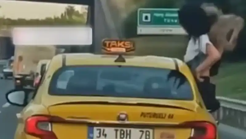 TEM Otoyolunda Taksinin Camından Sarkanların Akılalmaz İhaneti
