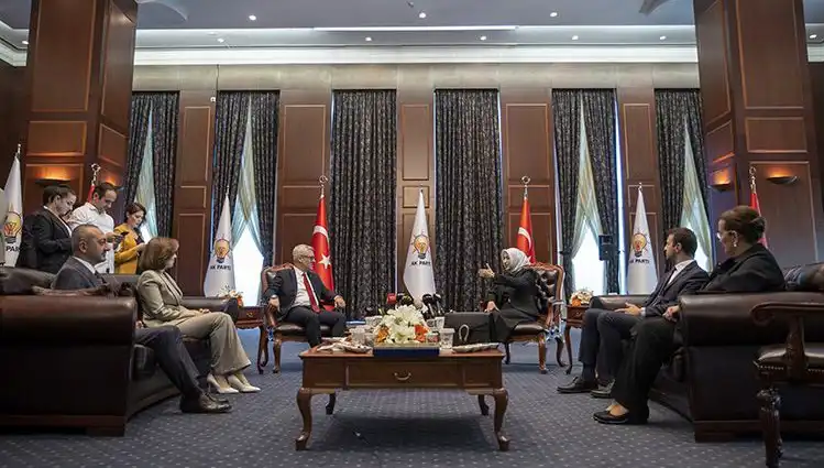 AK Parti Bayramlaşma Programında CHP Yer Almıyor: Nedenleri Ne?
