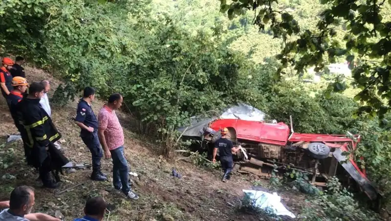 Fındık İşçilerini Taşıyan Araç Şarampole Yuvarlandı: Üzücü Kaza Detayları Ortaya Çıktı