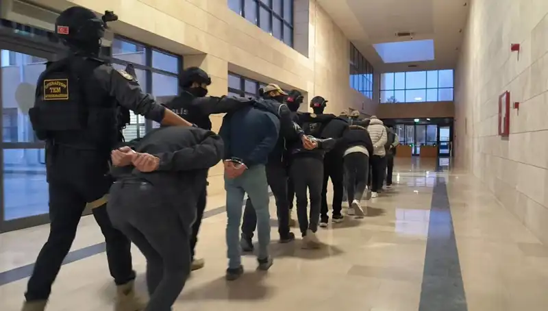Türkiye'nin 47 İlinde DAEŞ'e Yönelik Operasyon: 298 Şüpheli Yakalandı!