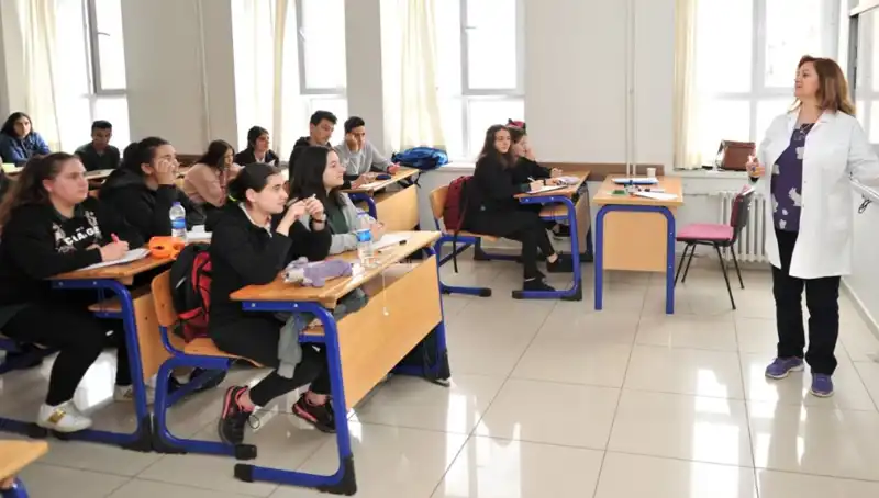 2025 MEB Lise Kayıt Tarihleri: LGS Sonrası Beklentiler ve Süreç