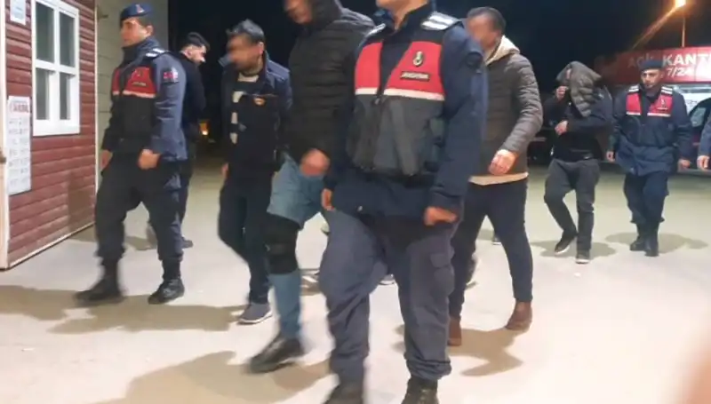 Bağ Evinde Uyuşturucu Partisi: Güvenlik Güçleri Baskın Yaptı
