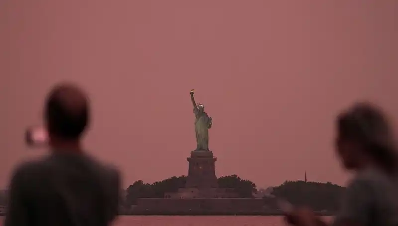 Kanada Orman Yangınları New York Gökyüzünü Dumanla Kapladı