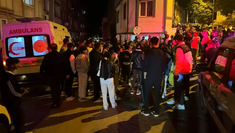 Balıkesir'de Sokak Ortasında Meydana Gelen Kavga Kanlı Bitti!