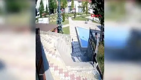 Kastamonu'da Muhtar, Uyardığı Kişi Tarafından Bıçakla Saldırıya Uğradı