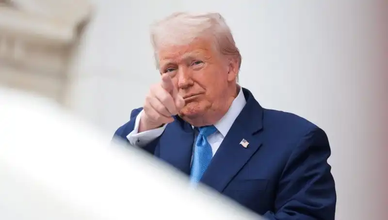 Eski Başkan Trump'ın İsimleri, Epstein Belgelerinde Yer Alıyor!
