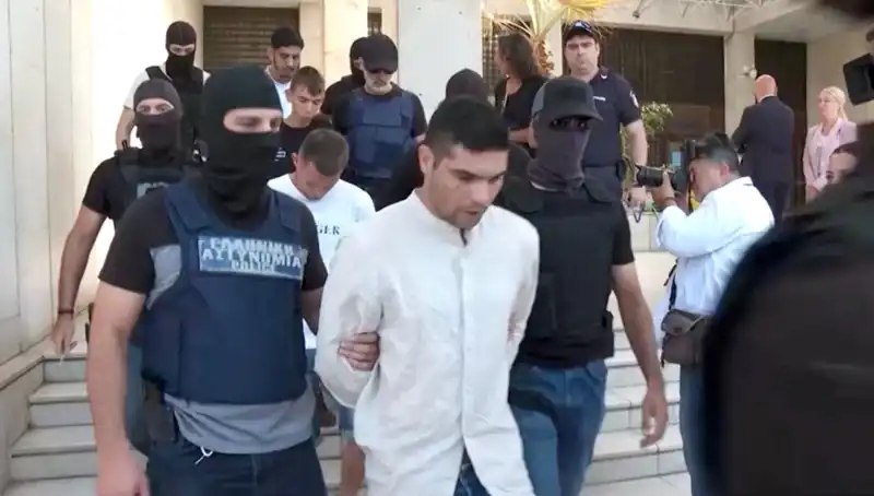 Atina'da Dehşet: Profesör Cinayetinde 5 Kişi Gözaltında