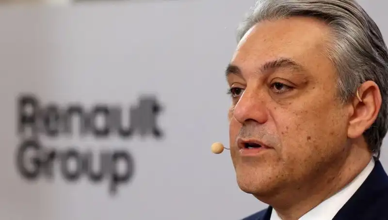Renault'da Üst Düzey İstifa: Yönetim Değişimleri Piyasayı Nasıl Etkileyecek?