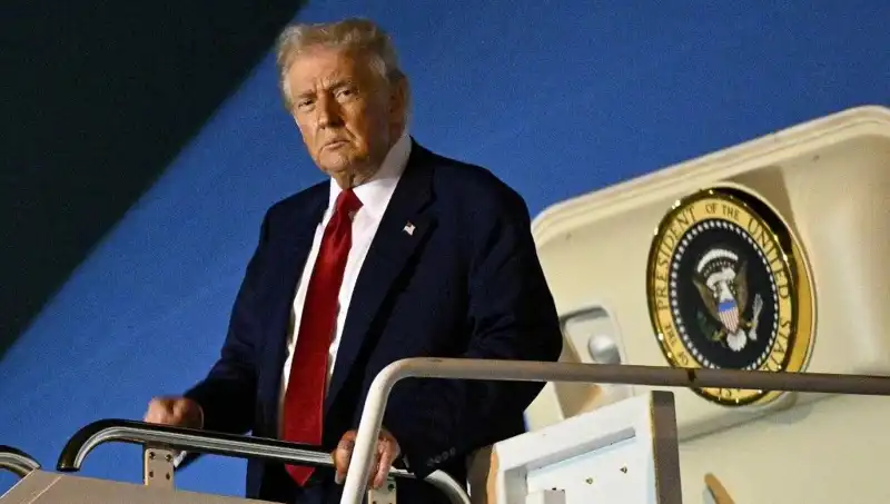 Katar'dan Trump'a Milyon Dolarlık Jet: Görüntülerde Her Şey Ortaya Çıktı!